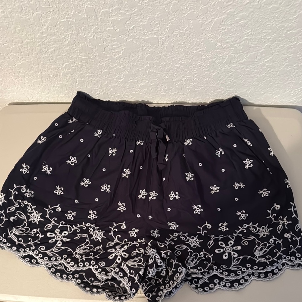Lane Bryant Floral Embroidered Navy Blue Women's Shorts